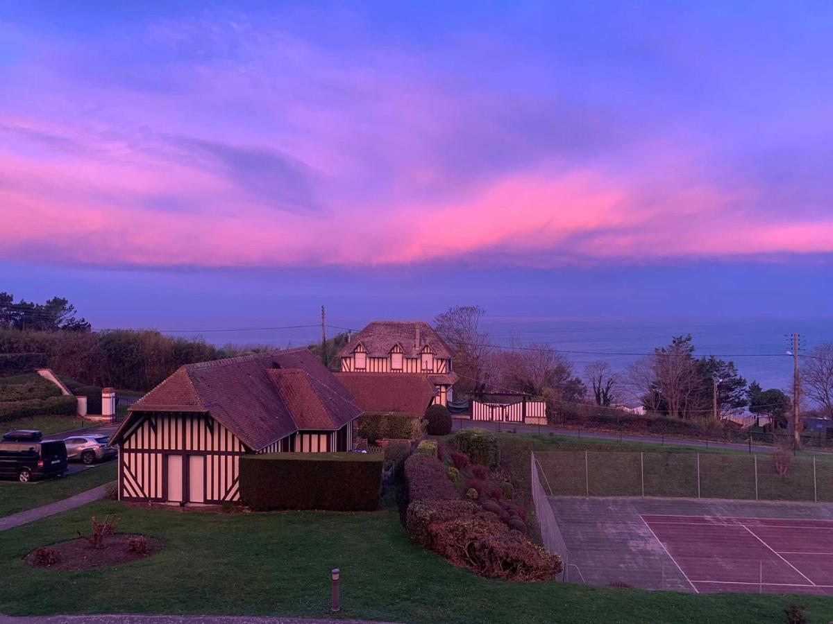 Ferienwohnung Appart Lumineux Avec Vue Sur Mer A 180 Degres Trouville-sur-Mer Exterior foto